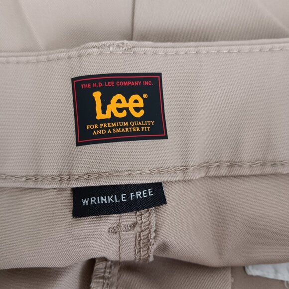 Lee® Womens Wrinkle Free Relaxed Pant , Sz 18 Short 925390 - Picture 6 of 7